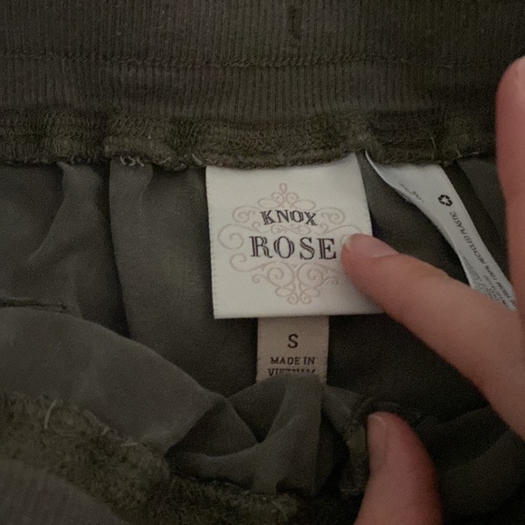 2 pack- army green jogger pants- one camo- one solid green both size small - Picture 3 of 3